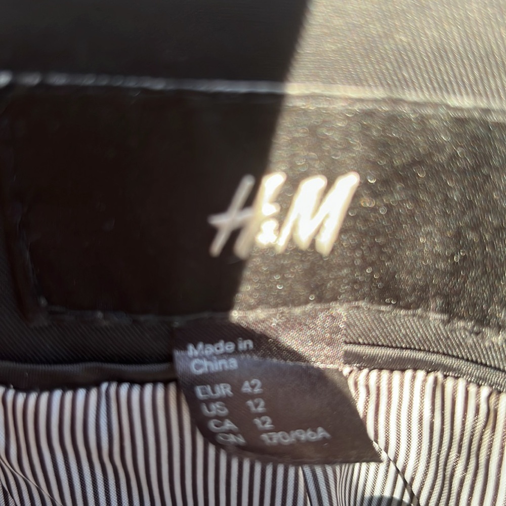 - H&M Black Cropped Blazer - Picture 5 of 6